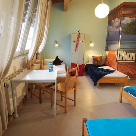 Backpacker Hostel *